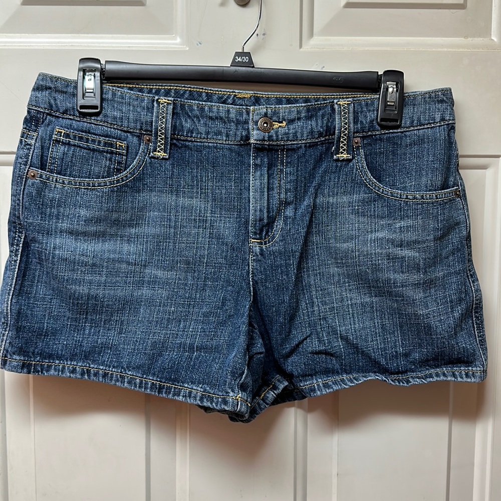 🎉HP🎉 Tommy Hilfiger Jean shorts, size 12